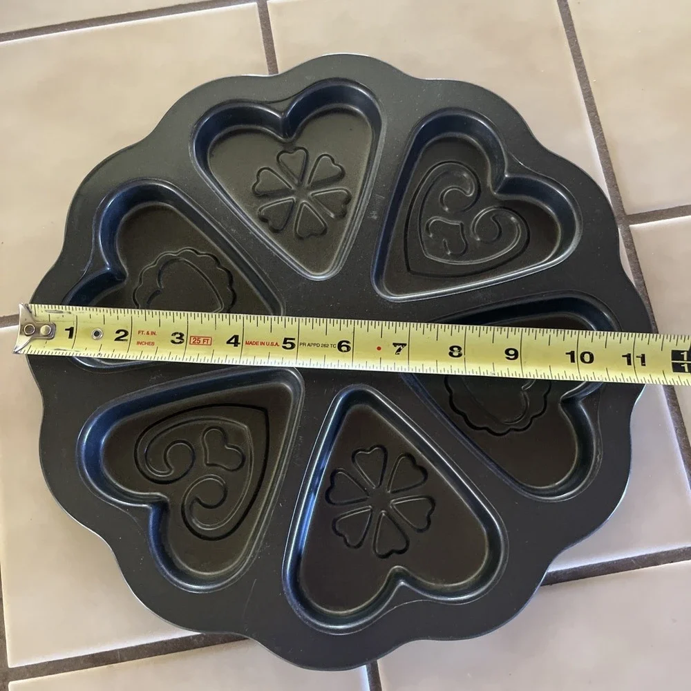 Wilton 6 Cavity Christmas Valentine Cookie‎ Cake Pan Aluminum Baking Mold 11